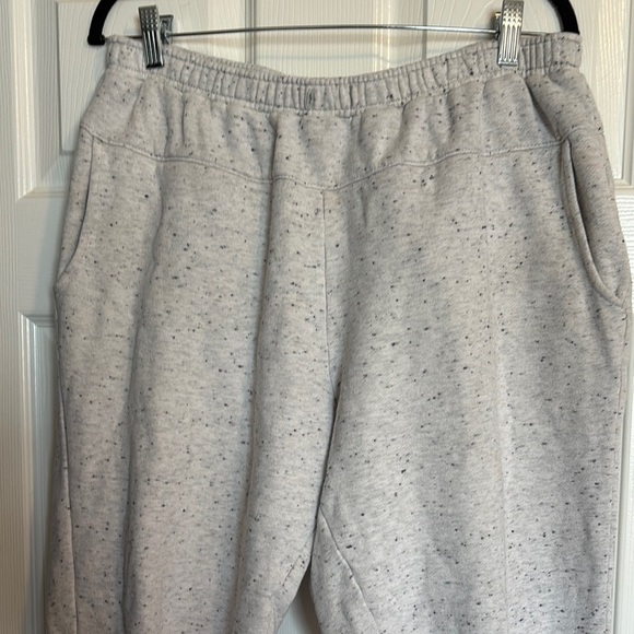 Madewell Pants - Madewell women’s gray speckled crop jogger sweatpants size XL